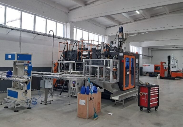 Каністра 5 літрів та кришки