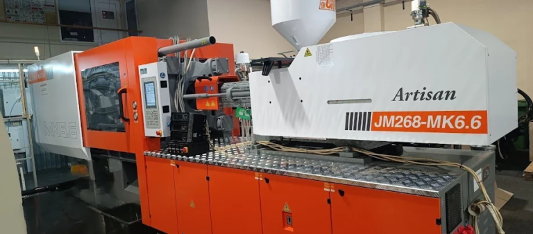 Поставили термопластавтомат JM268-mk6.6 та допоміжну периферію SHINI